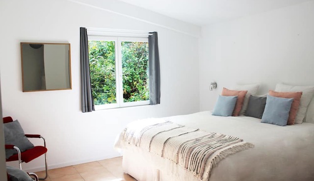 Apartment with private terrace, pools access and parking