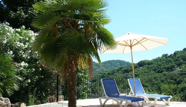 Lower Garden Apartment with *Large Heated Pool*