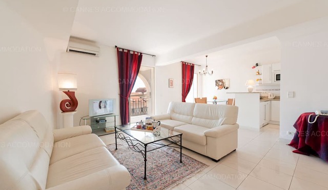 Blanc Cel-0968-Attractive view, light and tasteful