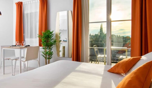Bright 1BR Suite with Full Open Kitchen | Unwind in the Shared Onsite Sauna Zone