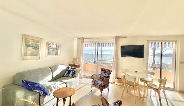 Shelly luxury sea vew