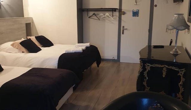1 Bedroom Private Vacation Home In Saint-Amand-Montrond