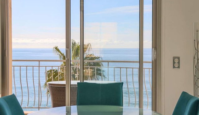 Superb Bright apt with Sea View