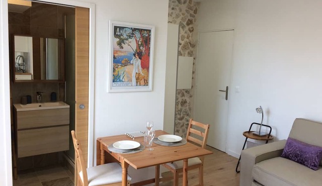 20m2 fully renovated Studio with Private Balcony, rates are All Inclusive.