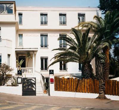 Hôtel Le Petit Castel