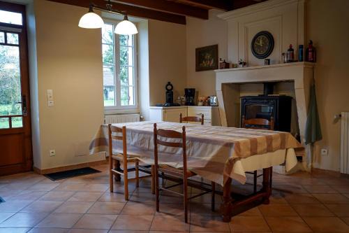 chambre spacieuse dans maison bourgeoise