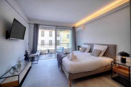 Cannes Luxury Rental - Stunning apartment with terrace to rent Grand Hotel